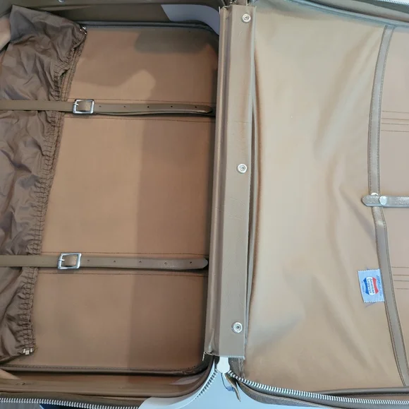 Vintage Suitcase - Picture 8 of 8